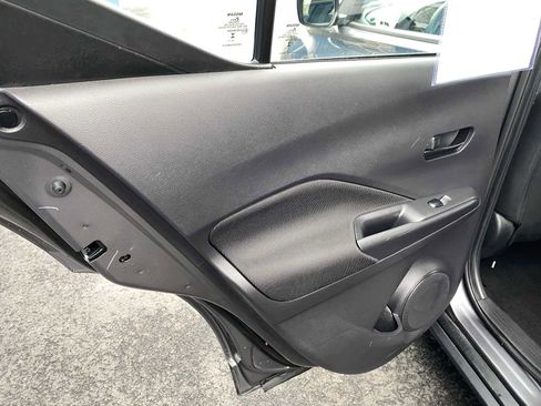 Used 2024 Nissan Kicks S image 31