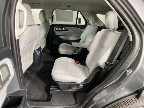 New 2026 Ford Explorer Platinum w/ LUX Leather Package image 32