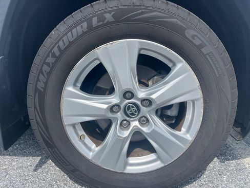 Used 2019 Toyota RAV4 XLE w/ Convenience Package AWD/4WD image 10