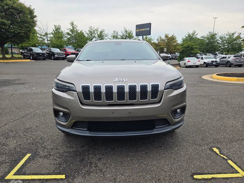 Used 2019 Jeep Cherokee Latitude Plus AWD/4WD image 2