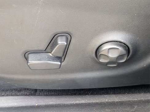 Used 2014 Jeep Cherokee Latitude w/ Comfort/Convenience Group image 21