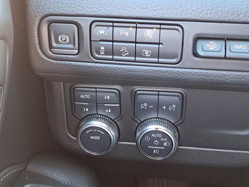 Used 2024 GMC Yukon Denali image 24