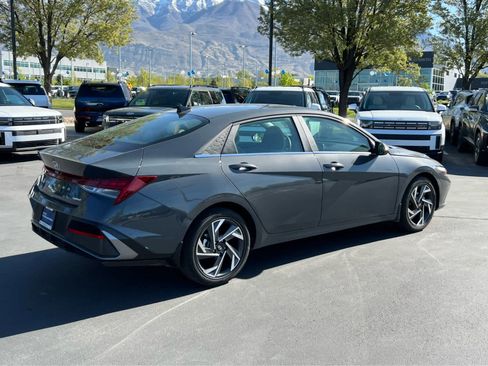 Certified 2026 Hyundai Elantra Limited FWD image 7