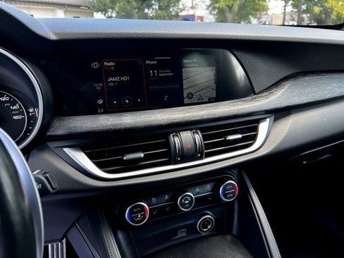 Used 2022 Alfa Romeo Stelvio Sprint image 43