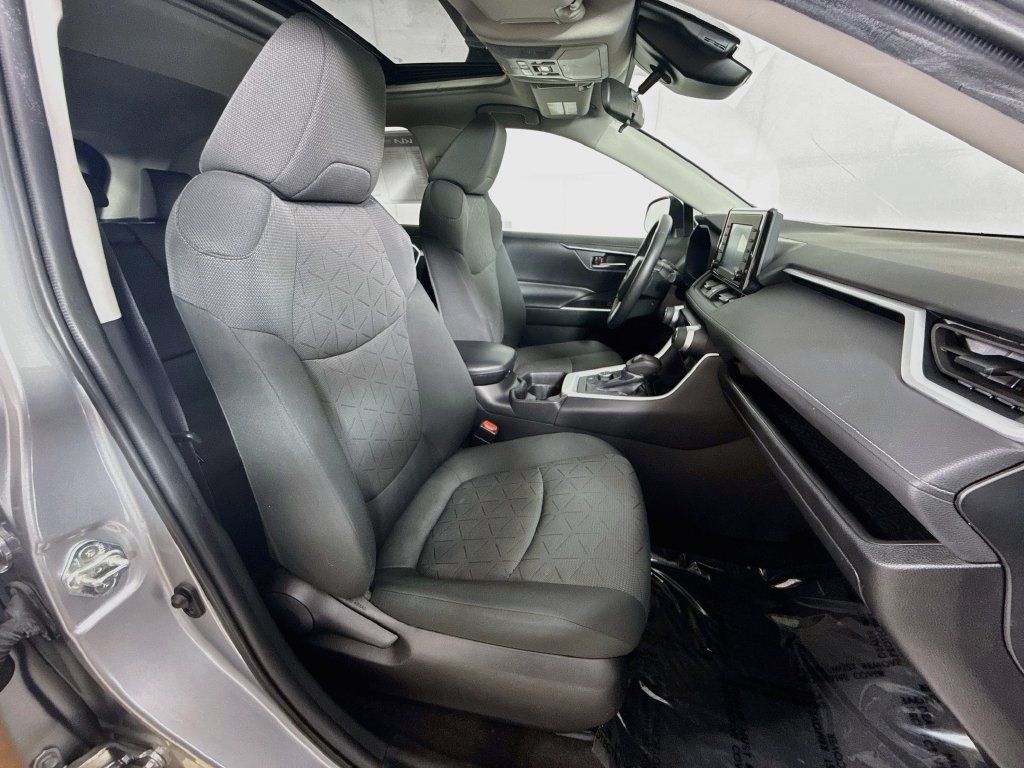 Used 2021 Toyota RAV4 XLE w/ Convenience Package AWD/4WD image 33