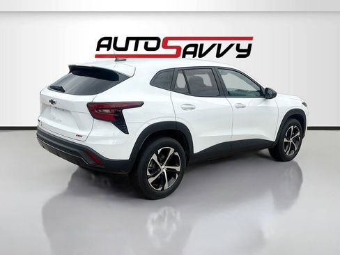 Used 2026 Chevrolet Trax RS FWD image 7
