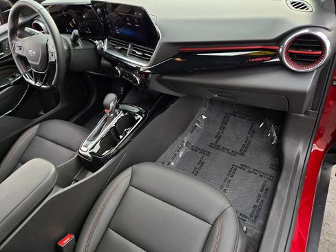 Used 2025 Chevrolet Trax RS w/ Driver Confidence Package image 16