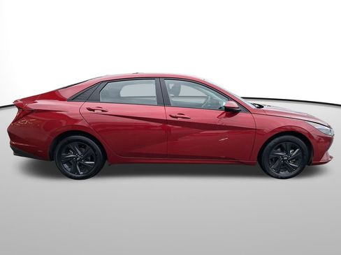 Used 2023 Hyundai Elantra Blue image 5