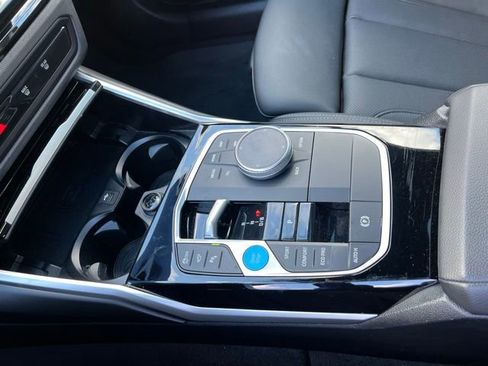 Used 2024 BMW i4 eDrive40 image 27