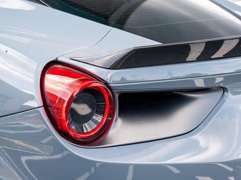 Used 2016 Ferrari 488 GTB RWD image 20
