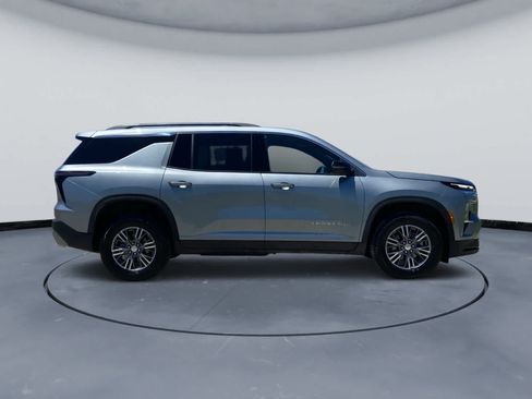Used 2026 Chevrolet Traverse LT AWD/4WD image 10