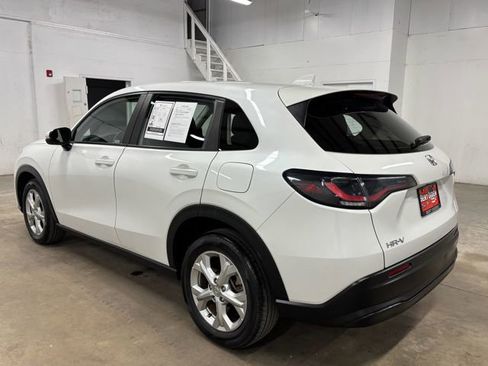 Used 2023 Honda HR-V LX image 7