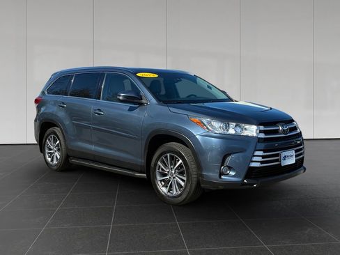 Used 2019 Toyota Highlander XLE AWD/4WD image 7