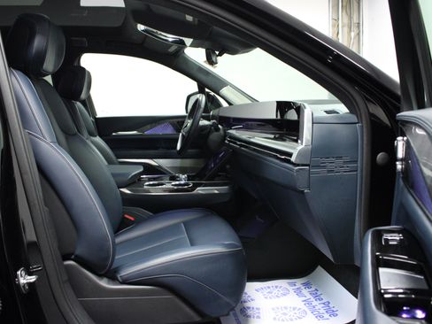 Used 2025 Cadillac Escalade IQ Sport 2 AWD/4WD image 17