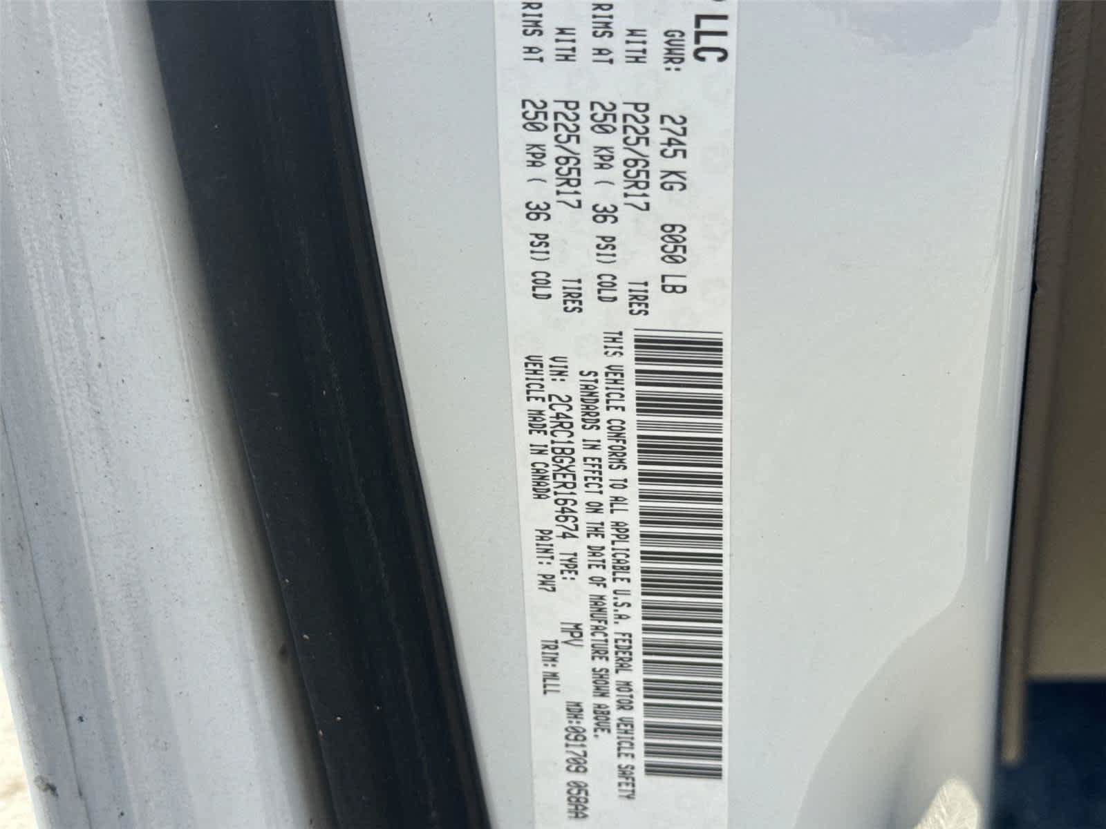 Used 2014 Chrysler Town & Country Touring FWD image 20