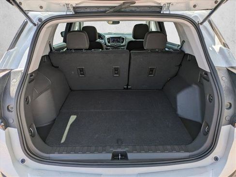 Used 2024 GMC Terrain SLE image 6