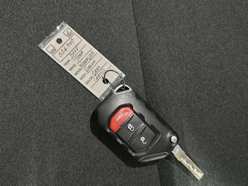 Used 2025 Jeep Wrangler Unlimited Rubicon AWD/4WD image 35