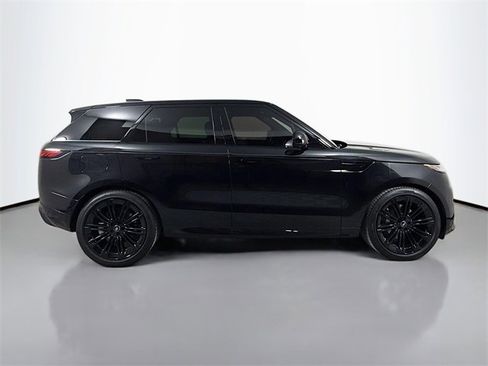 Used 2025 Land Rover Range Rover Sport Dynamic SE image 4
