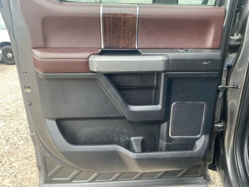Used 2017 Ford F250 Platinum w/ Platinum Ultimate Package AWD/4WD image 24