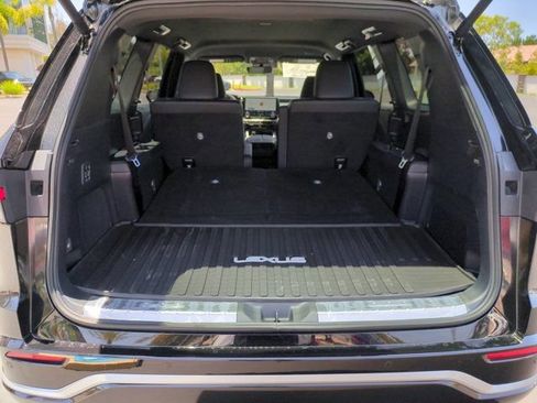 New 2026 Lexus TX 500h AWD image 21