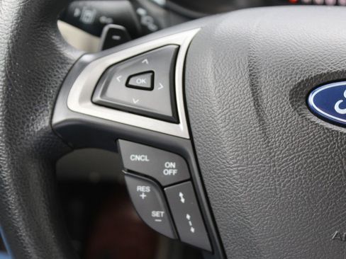 Used 2019 Ford Fusion SE image 25