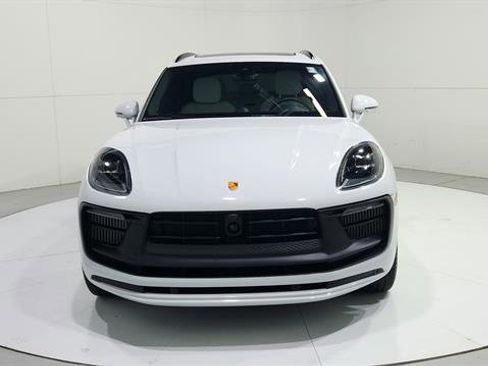Used 2023 Porsche Macan GTS image 2