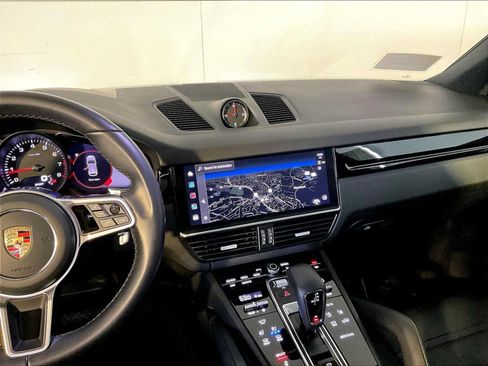 Certified 2023 Porsche Cayenne AWD/4WD image 16