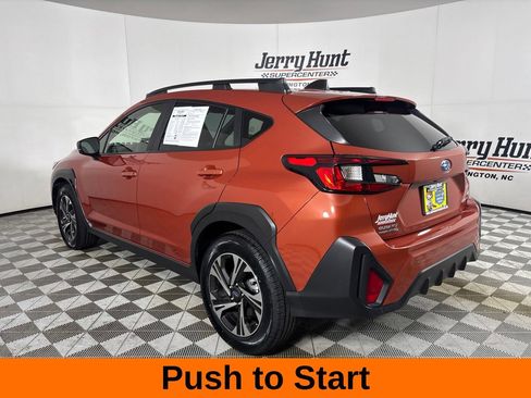 Used 2025 Subaru Crosstrek 2.5i Premium AWD/4WD image 9