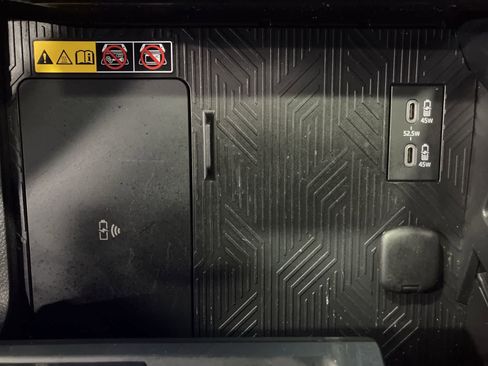 Used 2024 Toyota Tacoma Limited w/ Limited Package (LT) image 23