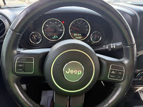 Used 2018 Jeep Wrangler Unlimited Sport S AWD/4WD image 28