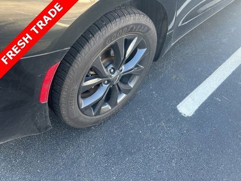 Used 2018 Chrysler Pacifica Touring Plus w/ S Appearance Package image 9