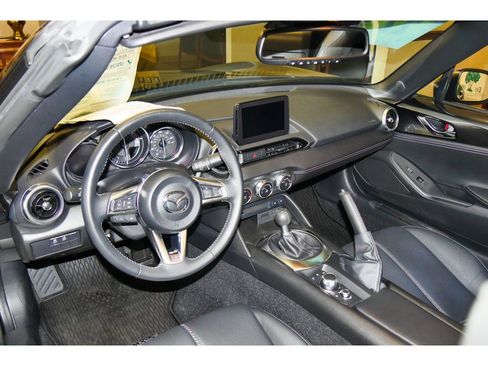 Used 2022 MAZDA MX-5 Miata RF Grand Touring w/ Weather Package image 13