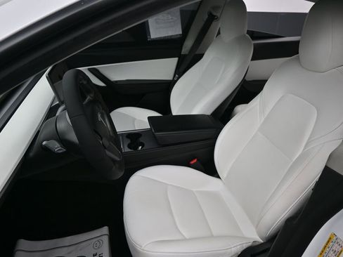 Used 2022 Tesla Model Y Performance AWD/4WD image 24