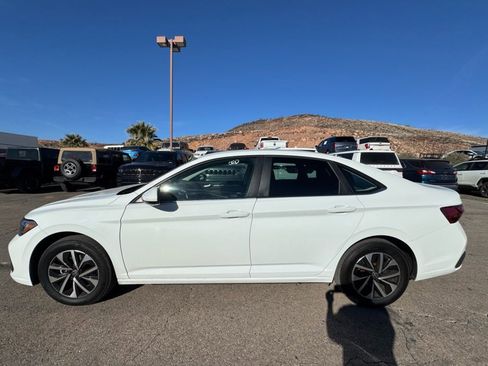 Certified 2021 RAM 2500 Big Horn w/ Level 1 Equipment Group image 2