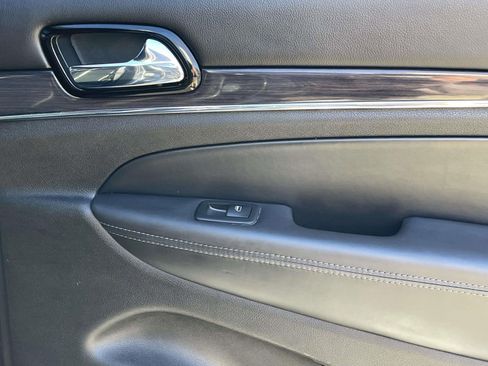 Used 2020 Jeep Grand Cherokee Overland image 14