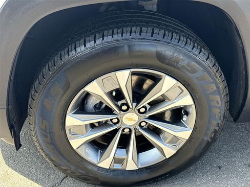 Used 2025 Chevrolet Equinox LT FWD image 30