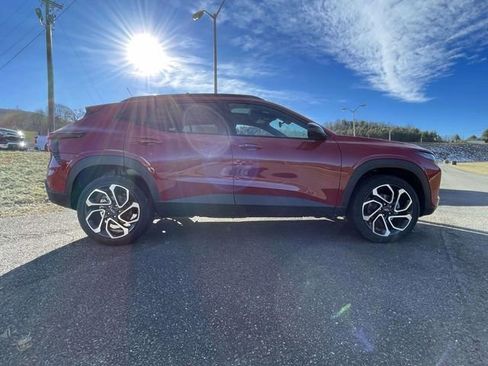 New 2026 Chevrolet Trax RS w/ Sunroof Package image 8