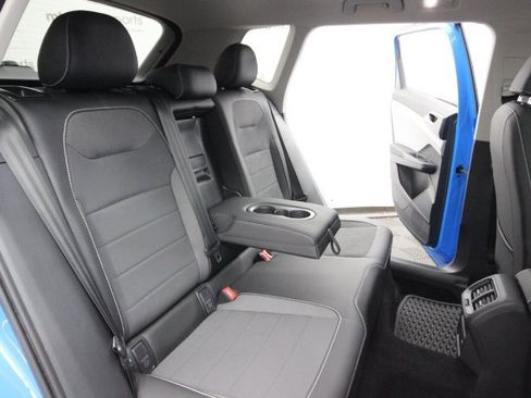 Used 2022 Volkswagen Taos SE image 25