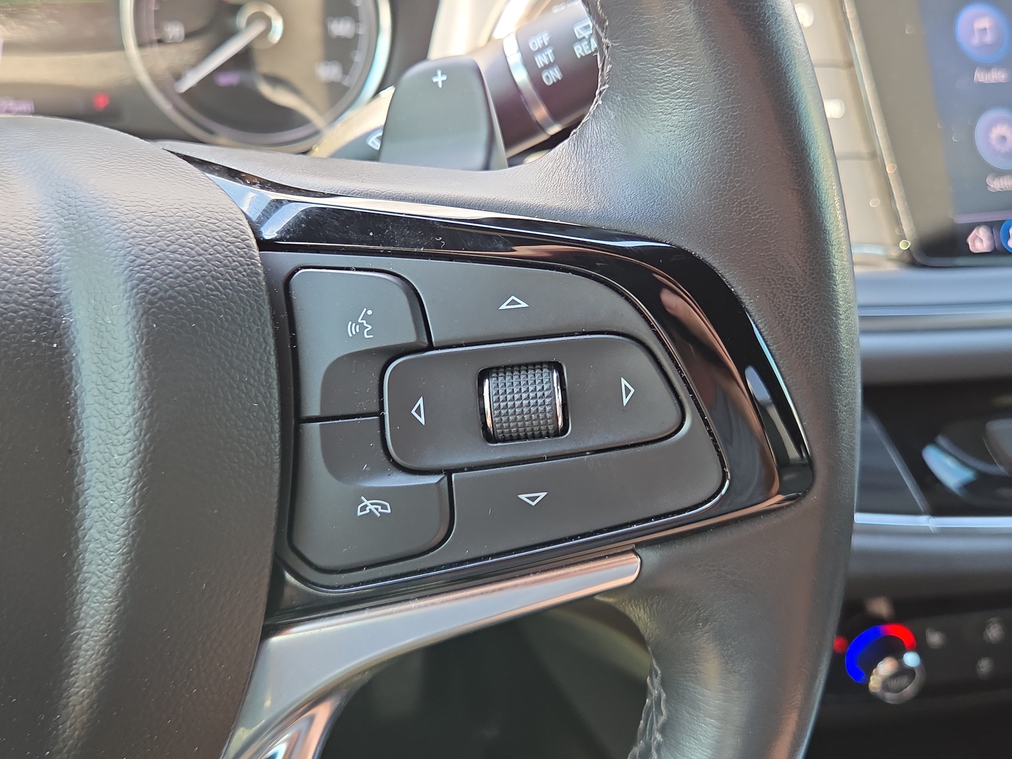 Used 2023 Buick Enclave Essence w/ Sport Touring Edition AWD/4WD image 22