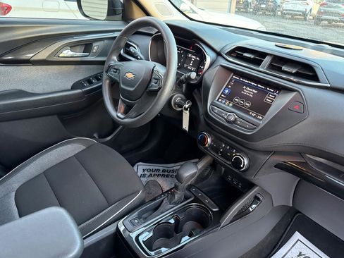 Used 2022 Chevrolet TrailBlazer LS image 11