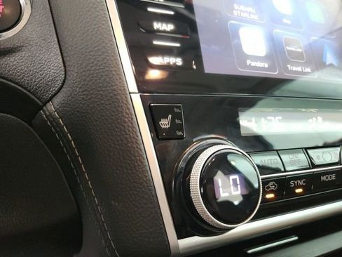 Used 2018 Subaru Outback 3.6R Touring image 38