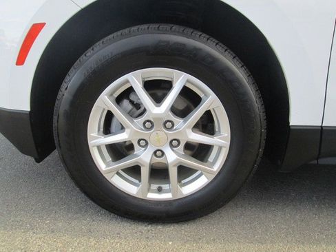 Used 2022 Chevrolet Equinox LS w/ LS Convenience Package image 8