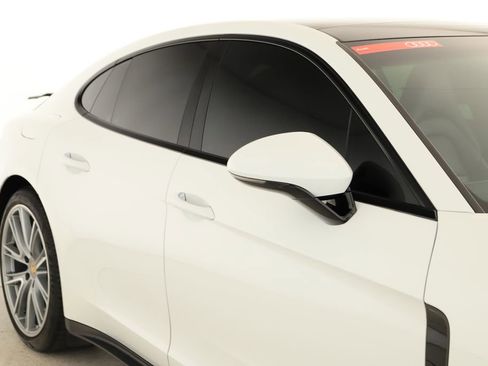 Used 2018 Porsche Panamera 4 image 40