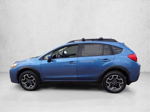Used 2017 Subaru Crosstrek 2.0i Premium AWD/4WD image 2