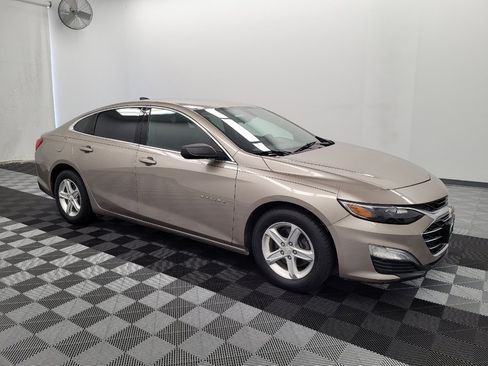 Used 2022 Chevrolet Malibu LS FWD image 11
