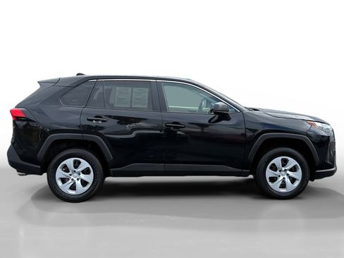 Used 2024 Toyota RAV4 LE image 6