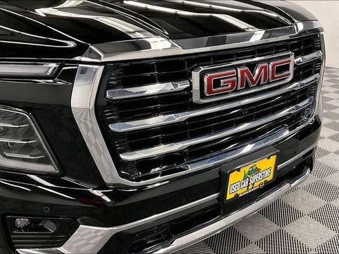 Used 2025 GMC Yukon XL Elevation w/ Elevation Premium Package AWD/4WD image 35