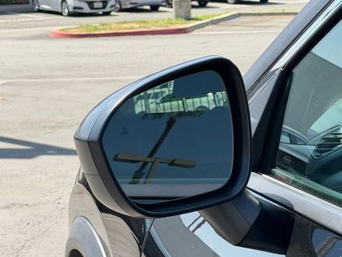Used 2024 Nissan Rogue S FWD image 11