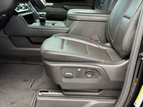 Used 2024 GMC Sierra 1500 Denali AWD/4WD image 13