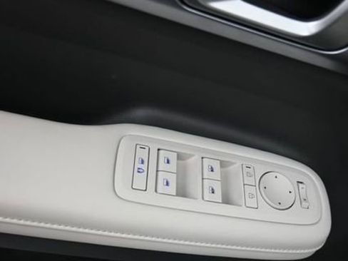 Used 2025 Hyundai Santa Fe SEL FWD image 13